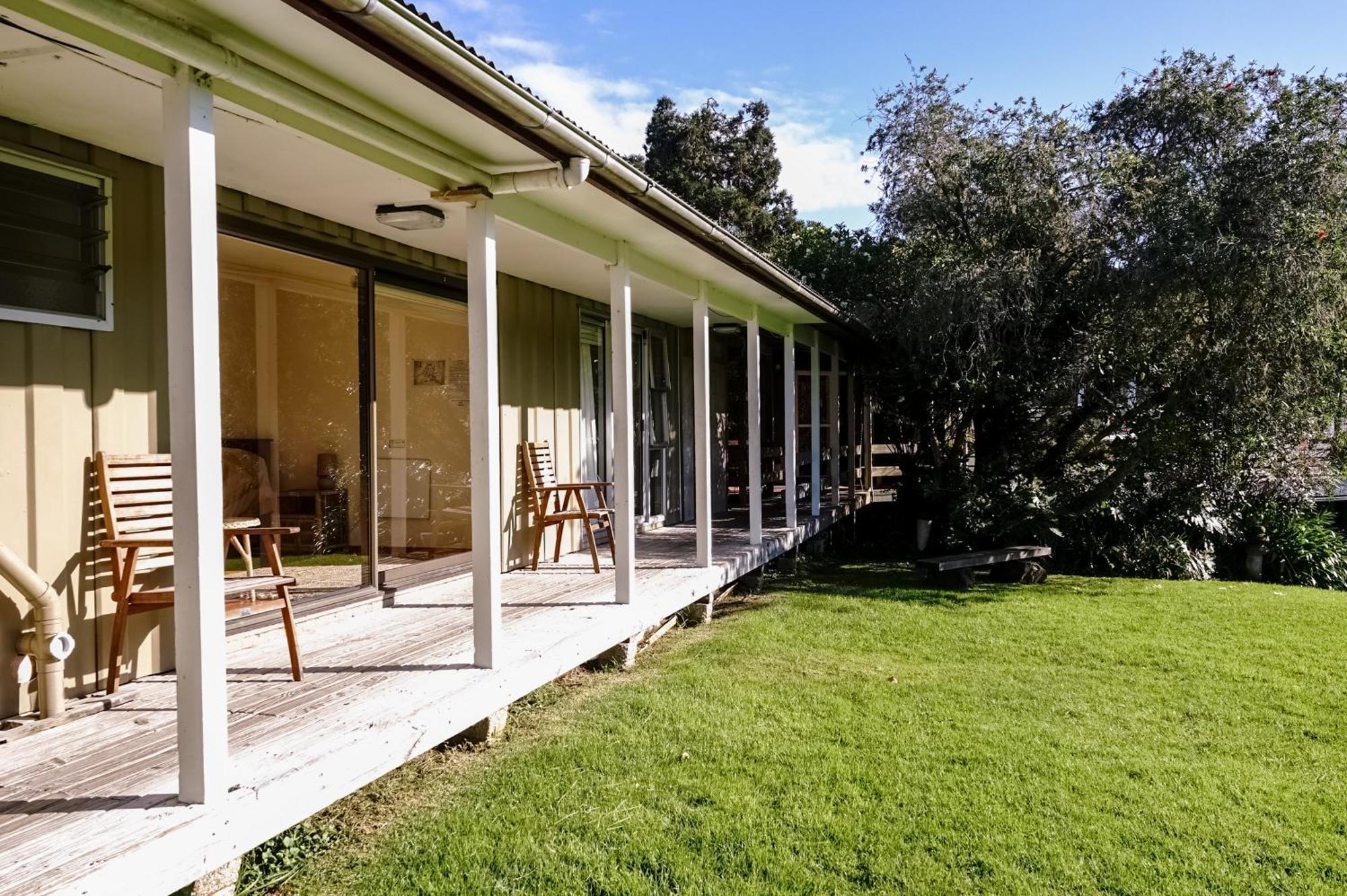 Отель Kawai Purapura Yoga Retreat Centre Окленд Экстерьер фото