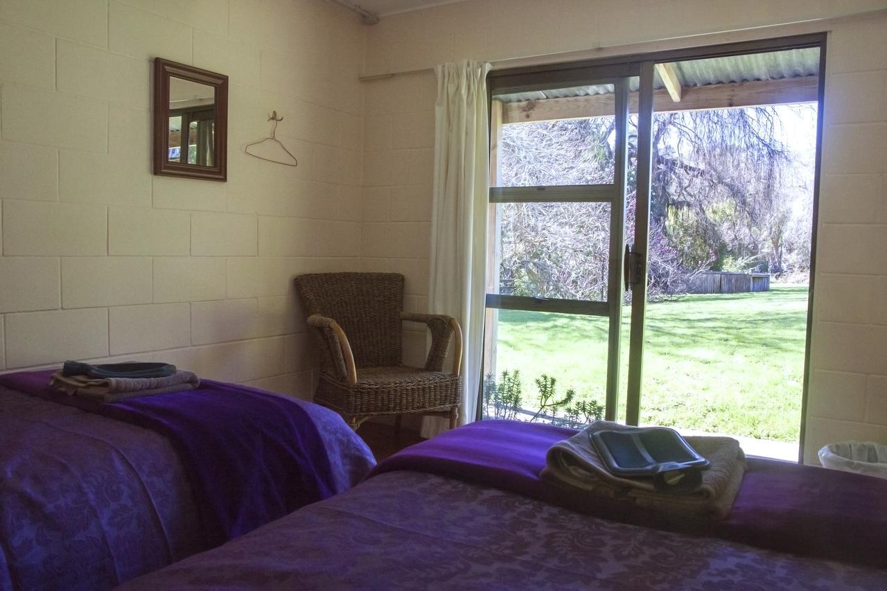 Отель Kawai Purapura Yoga Retreat Centre Окленд Экстерьер фото